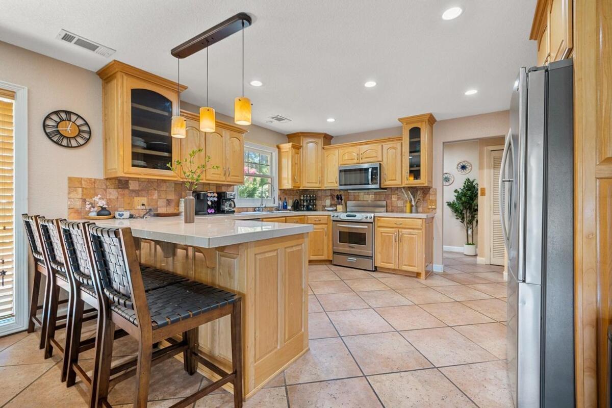 Steps To The Lake, Game Room & More! Sleeps 9 Lake Hamilton Exterior photo