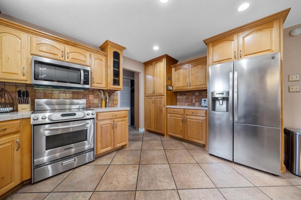 Steps To The Lake, Game Room & More! Sleeps 9 Lake Hamilton Exterior photo