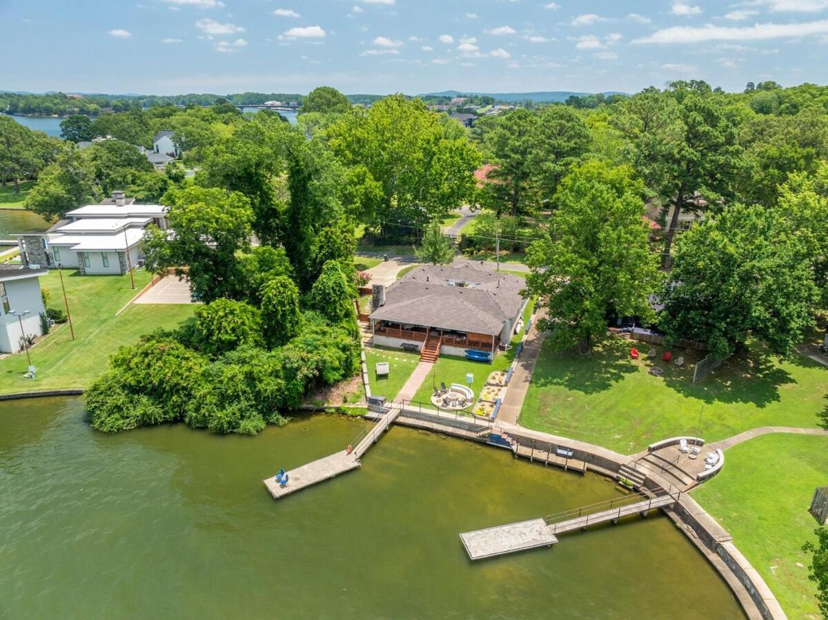 Steps To The Lake, Game Room & More! Sleeps 9 Lake Hamilton Exterior photo